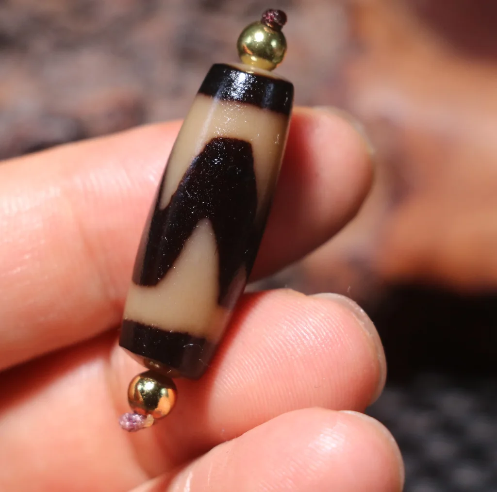 UPD0320C16 энергетический Тибетский Старый Агат жирная патина острый тигровый зуб