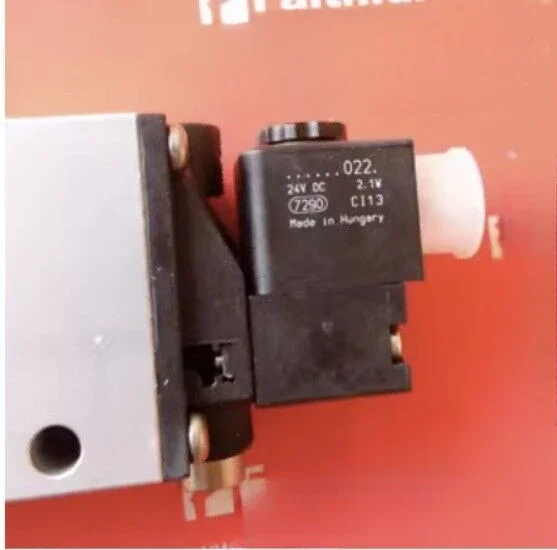 1 ШТ. НОВЫЙ ПОДХОД ДЛЯ Авентики 5724560220 Двухпозиционный трехходовой реверсивный