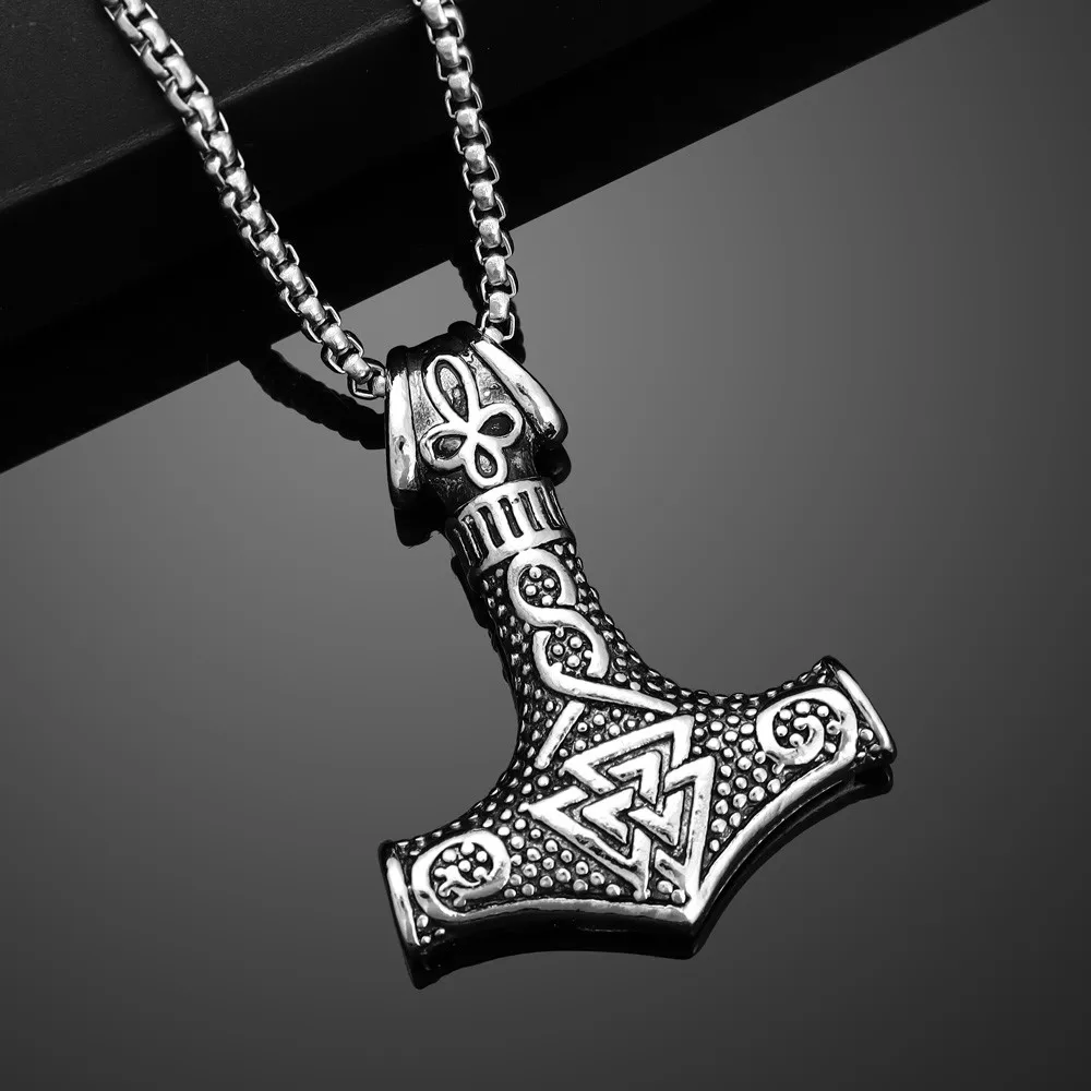 Ожерелье с кулоном в стиле викингов
