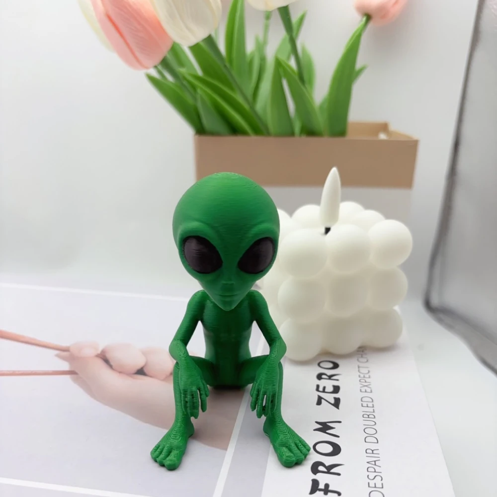 

3D-печатные фигурки инопланетян из пластика