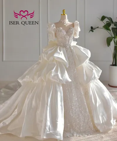 Платье свадебное атласное с пышными рукавами, V-образным вырезом и рюшами