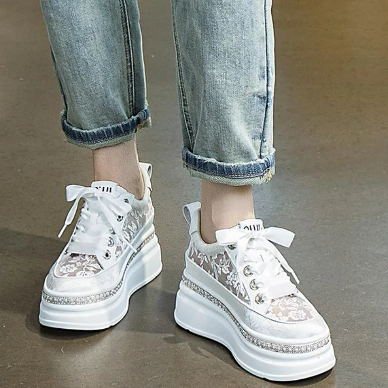 Женские Эластичные кроссовки на массивной вулканизированной подошве удобные