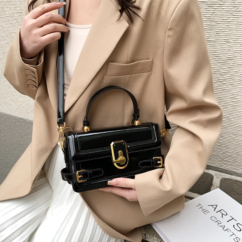 

2023 New Solid PU Crossbody Bag Vintage Glossy Lacquer Finish Luxury Ladies Shoulder Bag Exquisite Buckle Trendy Underarm Bag