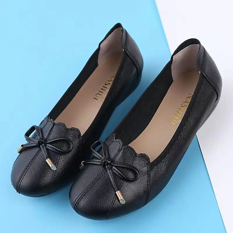 Women's Flat Ballet Shoes 2022 Genuine Leather Female Peas Shoes Large Size 35-42 Casual Soft Bottom Mother Single Shoes