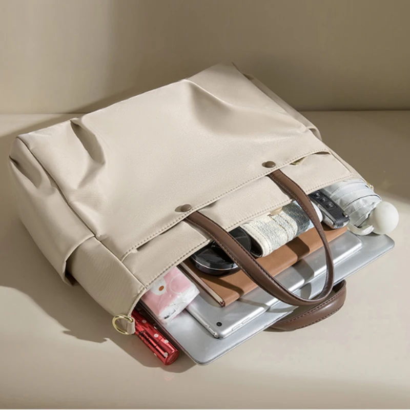 Простая дизайнерская женская сумка для ноутбука через плечо вместительная