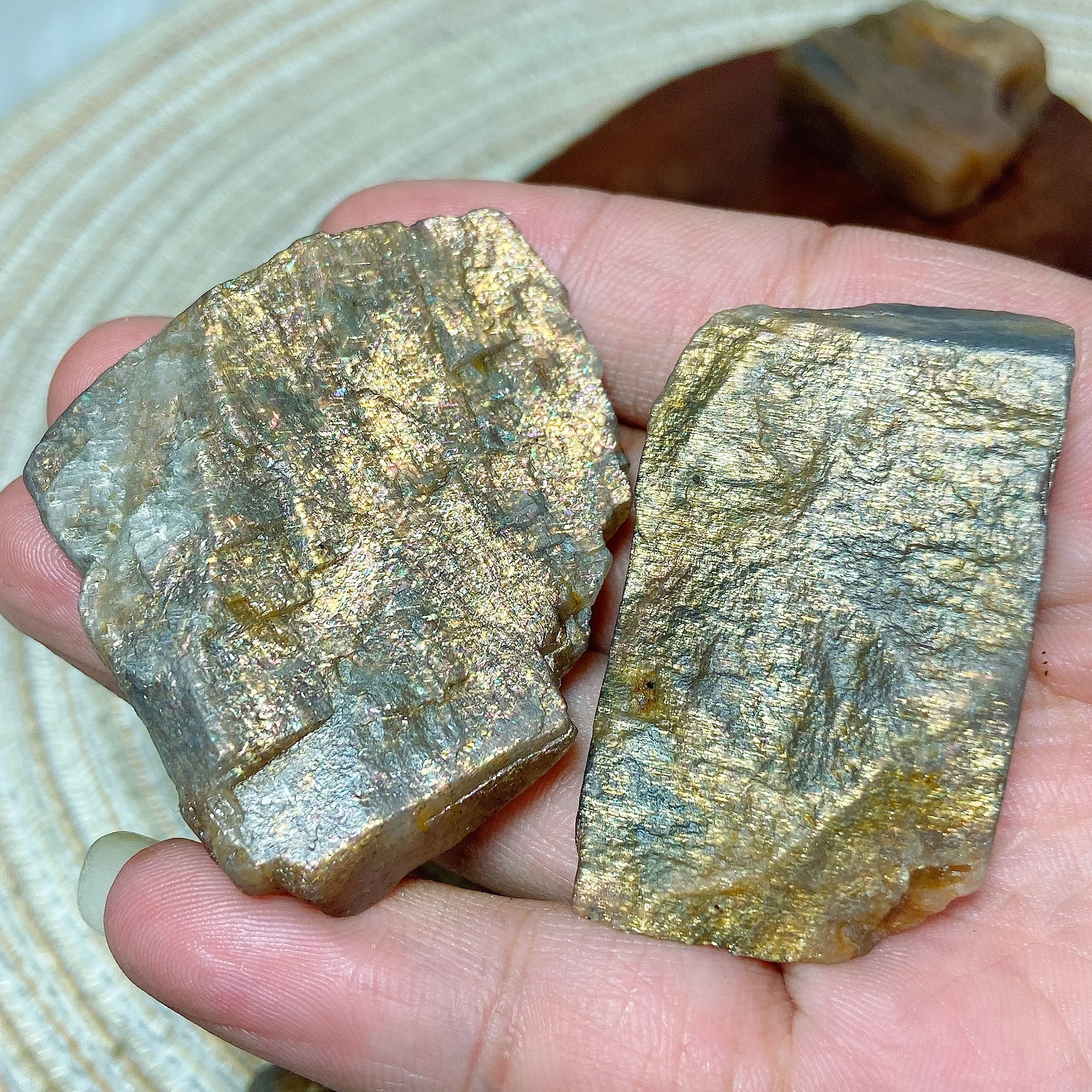 Натуральный хрустальный решетчатый солнцезащитный камень блестящий образец