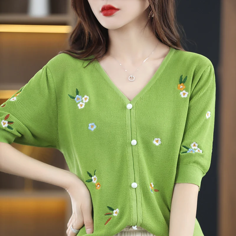 

22 summer T-shirt women V-neck pullovers curly beads ice silk knitted tops short prints five-point sleeves fashion flower Vest