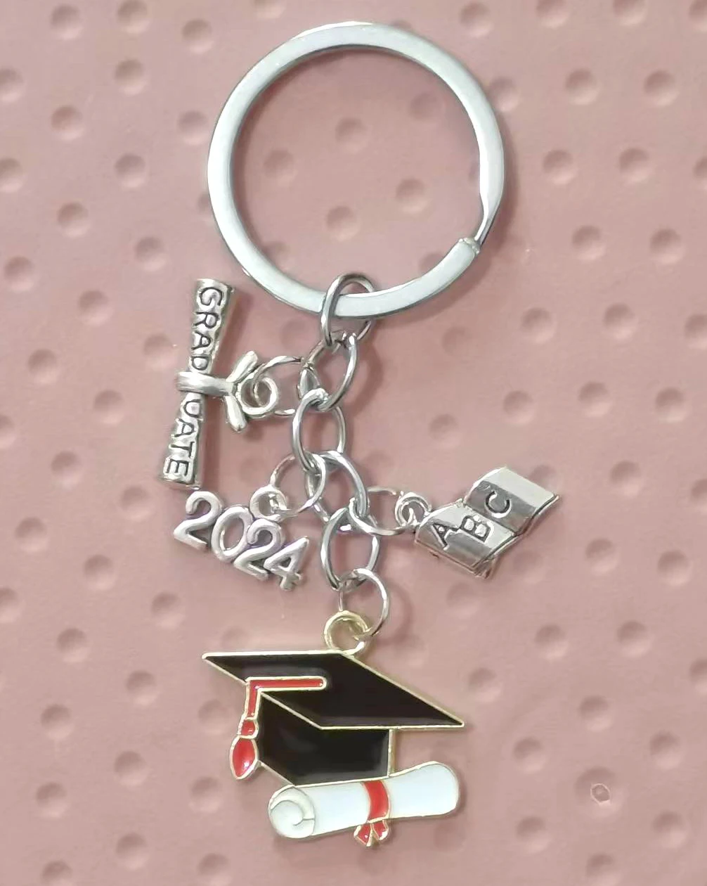 Брелок 2024. Брелок 2024. Брелок из израиля. Брелок шляпа. Брелок митсубиси аутлендер.