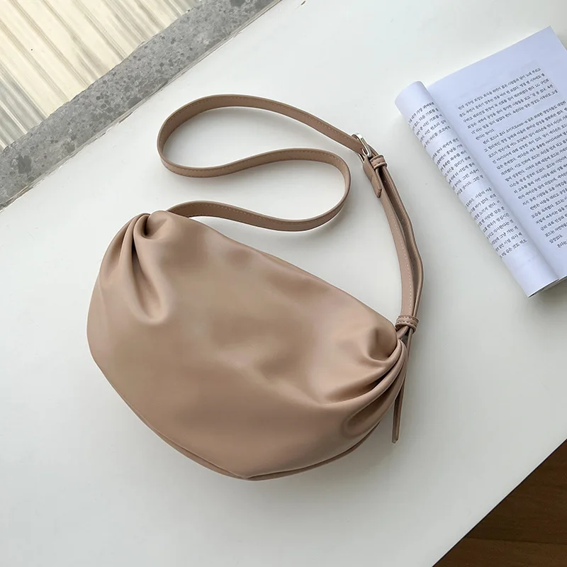 

Fashion Women Crossbody Bags PU Leather Ruffled Purse Bag Female Luxury Design Cloud Bag Soft Leather Messenger Bags for Women