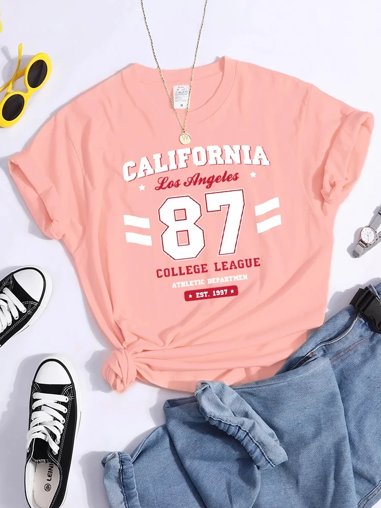 Женская футболка в повседневном стиле короткая хлопково-льняная однотонная с