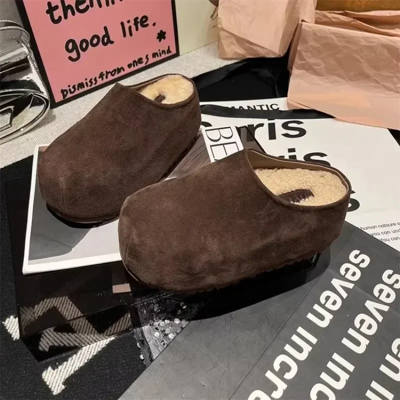 Новые женские тапочки с закрытым носком замшевые сабо круглым сандалии осенние