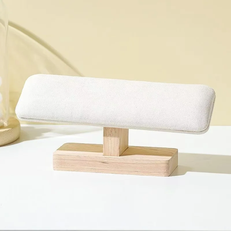 

Деревянная подставка для украшений из искусственной кожи