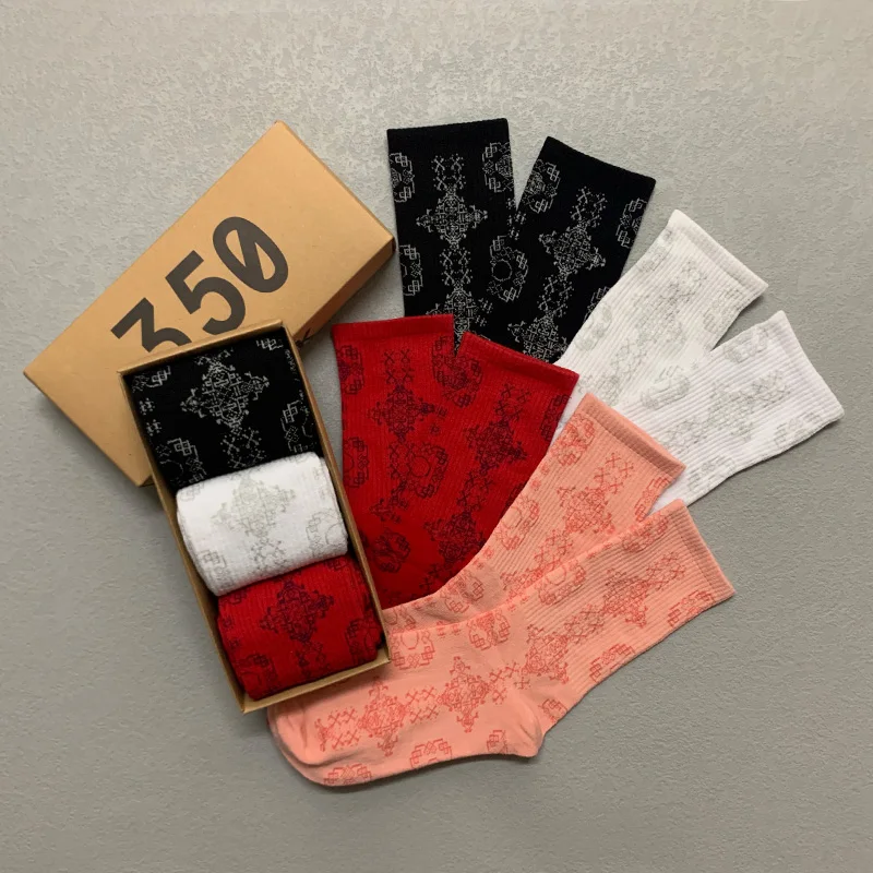 

3 Pairs/Box Travis Scott Silk Texture Stockings Cotton Streetwear Harajuku Soft Hip Hop Funny Long Pack Gift for Men Women Socks