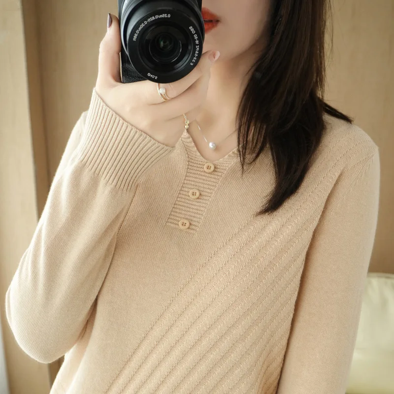 

Long-sleeved casual new V-neck solid color bottoming shirt gray
