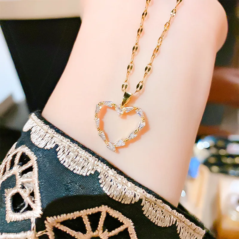 

2023 New Fashion Trend Stainless Steel Elegant Delicate Simple Zircon Heart Necklace Ladies High Jewelry Party Gifts Wholesale