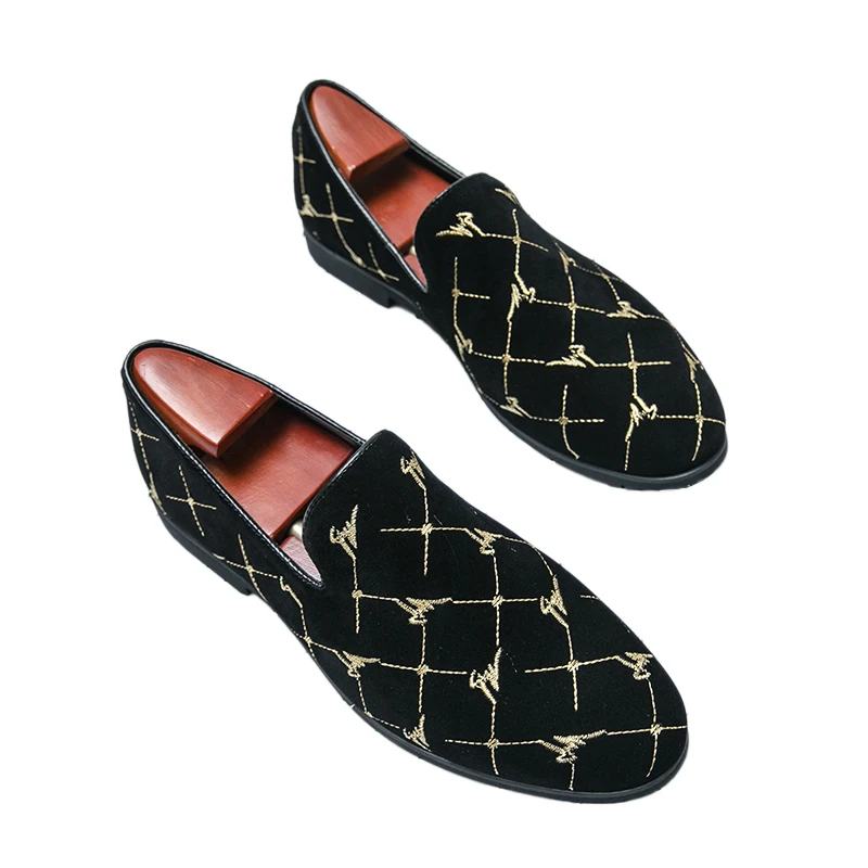 

Туфли мужские с вышивкой в этническом стиле