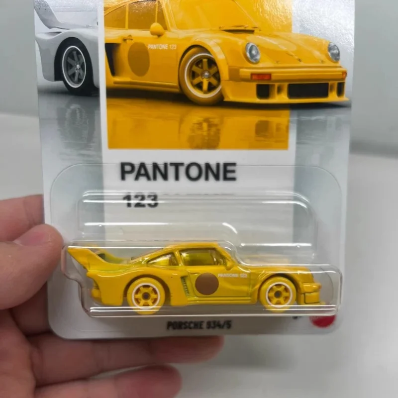 Фото Коллекционная модель автомобиля Hot Wheels Jky47 — серия Pantone Artist Color — Nissan, масштаб 1:64, литая под давлением, из сплава, подарок для коллекционеров и любителей хобби №2