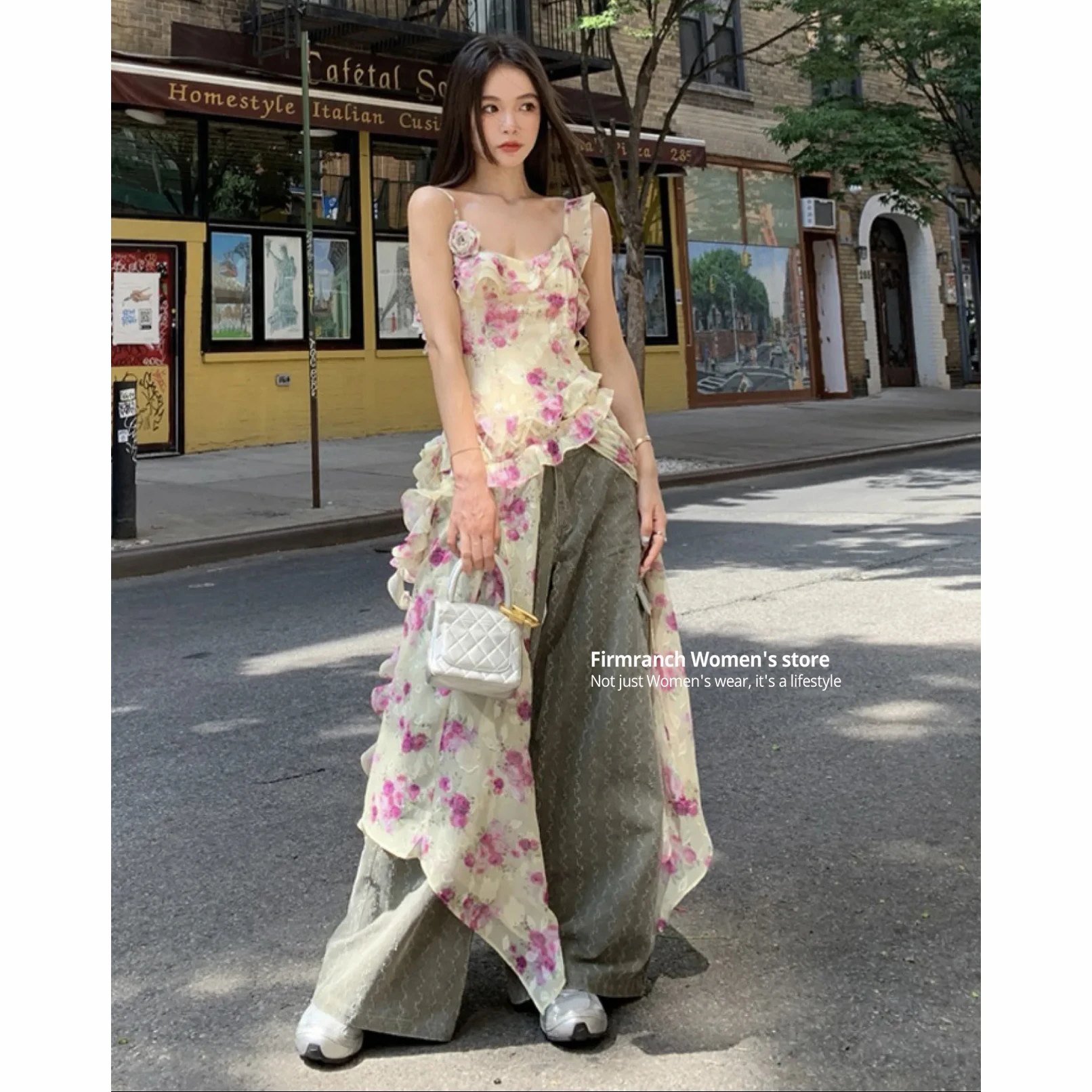 Женское платье-комбинация с цветочным принтом без рукавов