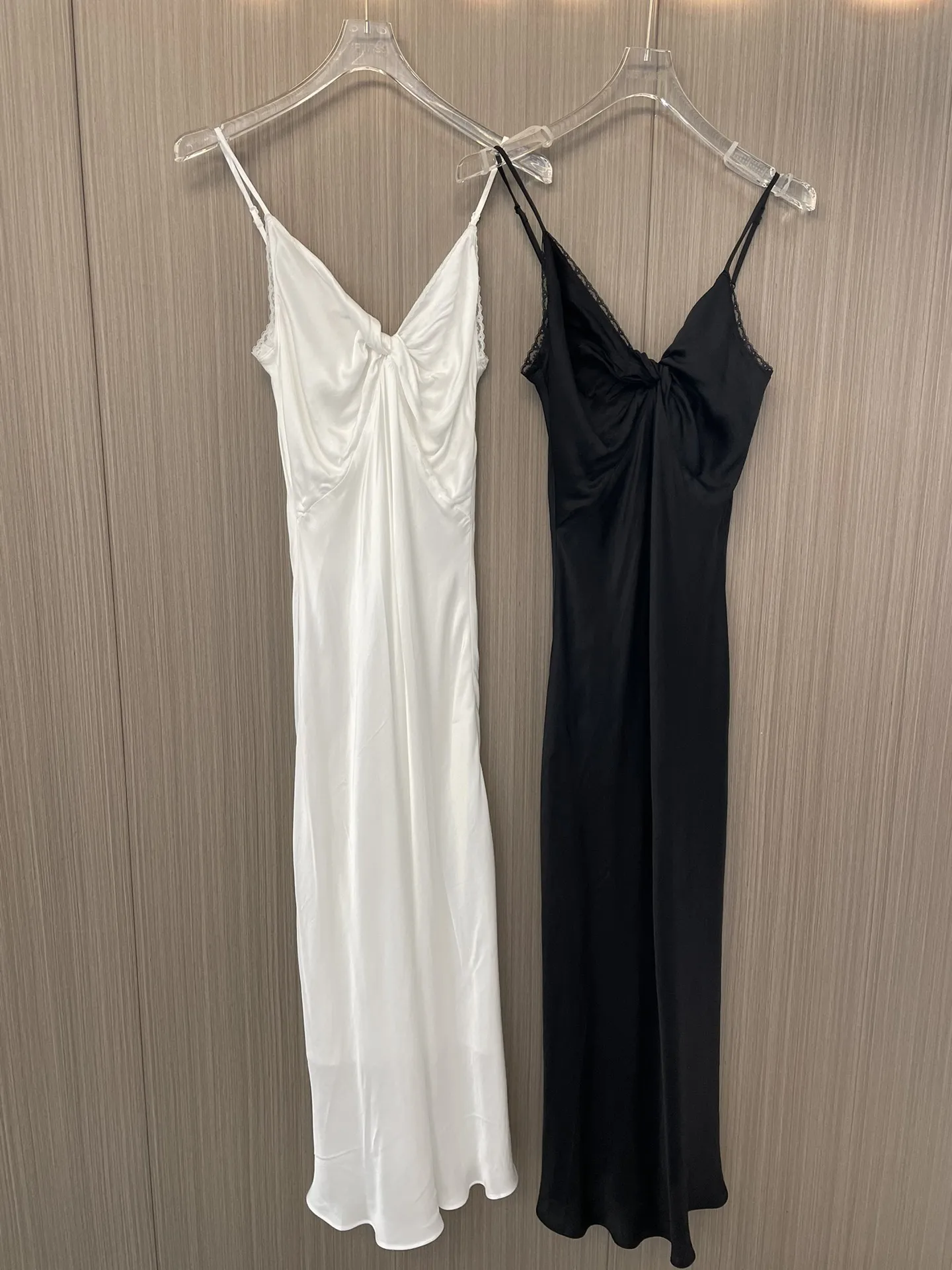 

2023 spring and summer women's clothing fashion new Chest Knot Suspender Skirt 0504