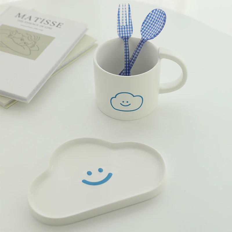 

Креативная керамическая кофейная кружка с милыми маленькими облаками, домашняя чашка для молока, сока, исцеляющая внутренняя керамическая чашка, семейный подарок на день рождения