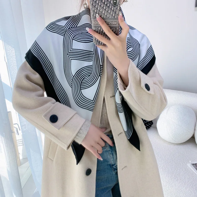 Рисунок 2 - Саржевый Шелковый квадратный шарф