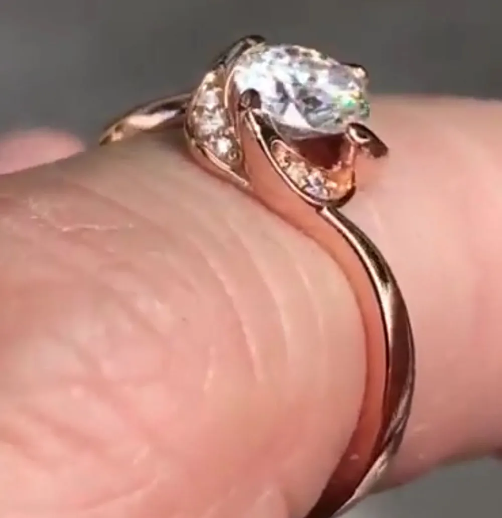 Custom Solid 18K Rose Gold Women Wedding Party Anniversary Engagement Ring 1 2 3 4 5 Ct Round Moissanite Diamond Flower