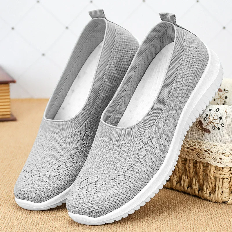 2023 Spring Mesh Shoes for Women Summer Breathable Leisure Loafer Cloth Shoes Ladies Soft Sole Mother's Shoes Pink Design Shoes