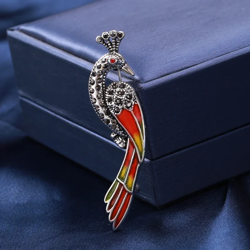BLUCOMEBlucome яркие броши с красной короной и птицей любимый значок для девочек в стиле