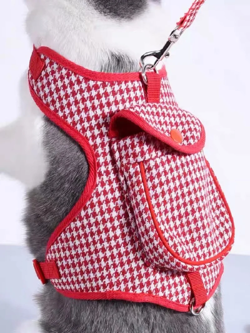 

Комплект из рюкзака и сумки с поводком для маленьких собак