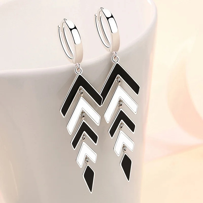 

2023 New 925 Silver 65MM Black White Long Tassel Drop Earrings For Women Fashion Engagement Party Gifts Jewelry Earrings