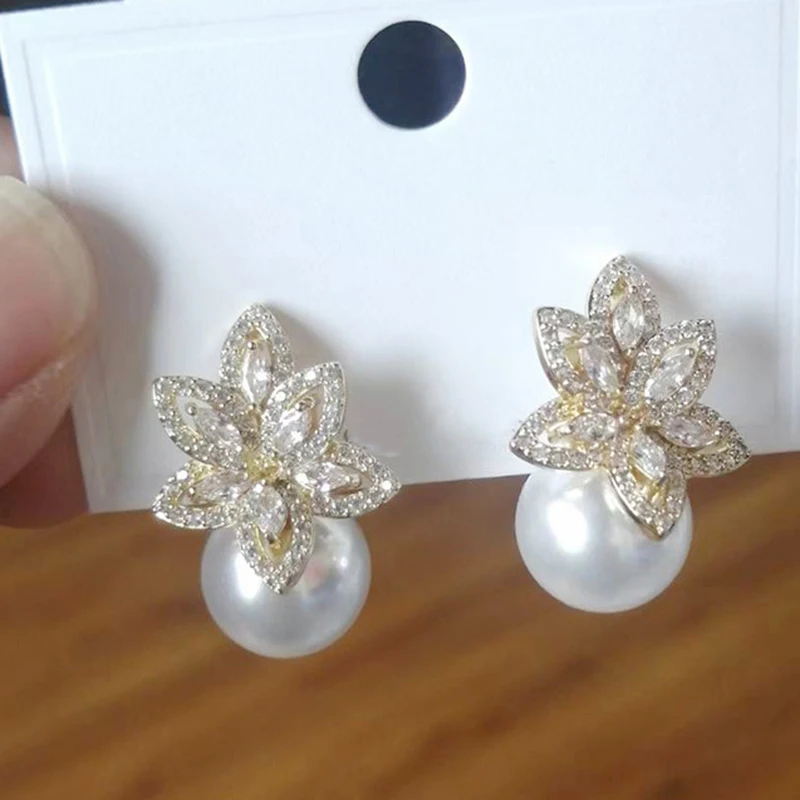 

Gold Color Flower Imitation Pearl Earrings Europe and The United States Luxury Women White Gold Color Earrings Wedding Jewelry