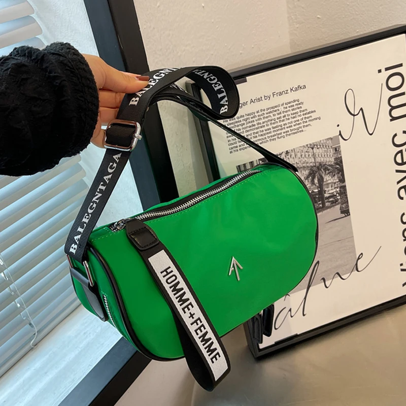 

Fshion Hobos Shoulder Bags for Women High Quality Nylon Sport Bag 2022 Summer Solid Messenger Crossbody Bag Ladies Light Bolso