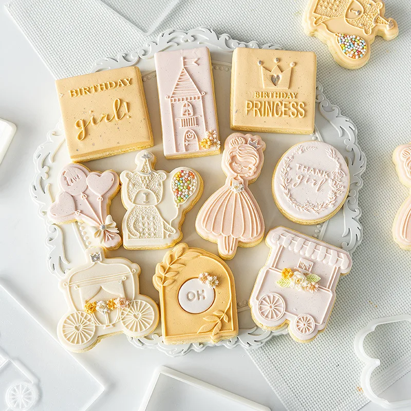 

Princess Castle Cookie Press Stamp Happy Birthday Cake Decoration Tool Acrylic Cartoon Biscuit Mold Fondant Pastry Cookie Cutter