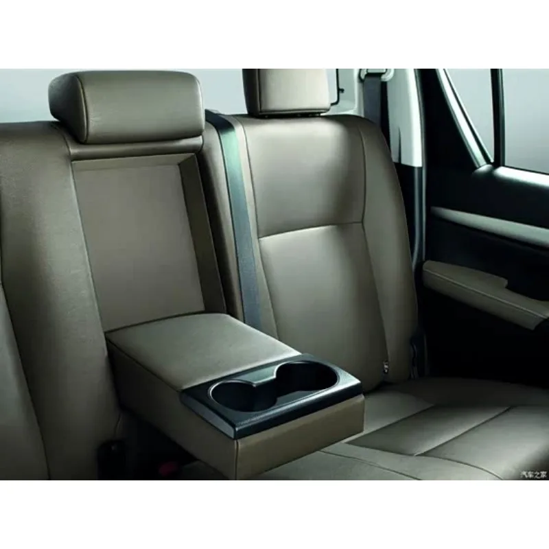 Фото Подходит для Toyota Hilux 2015-2020. Чехлы на сиденья из веганской кожи для 5 передних сидений. №4