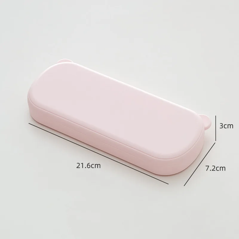 

Пластиковый пенал для учебы