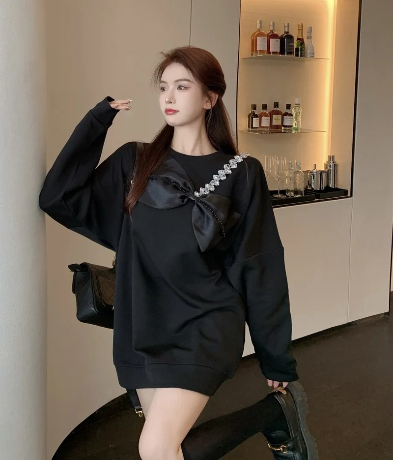 

Свитшоты модные зимние осенние пуловеры с круглым вырезом однотонные свободные с длинным рукавом комбинированные женские с бантом из бисе...