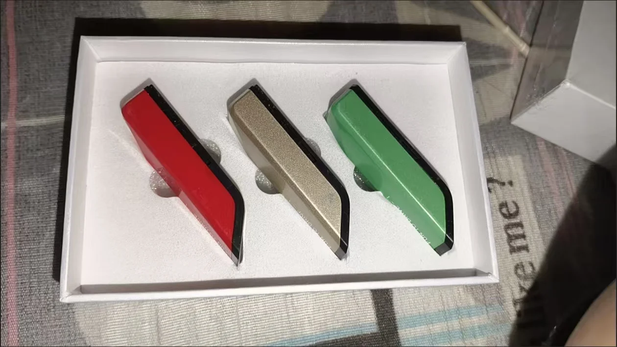 

Оригинальные ароматические картриджи для интеллектуальной системы ароматизации автомобиля JAECOO7