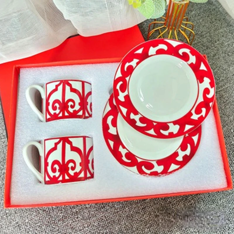 Изысканный Роскошный кофейный набор в стиле ретро чайные чашки и блюдца из