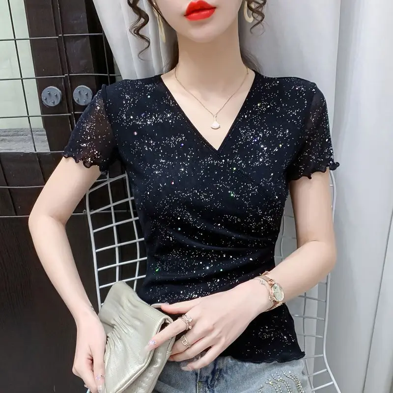 Женская футболка с коротким рукавом и V-образным вырезом