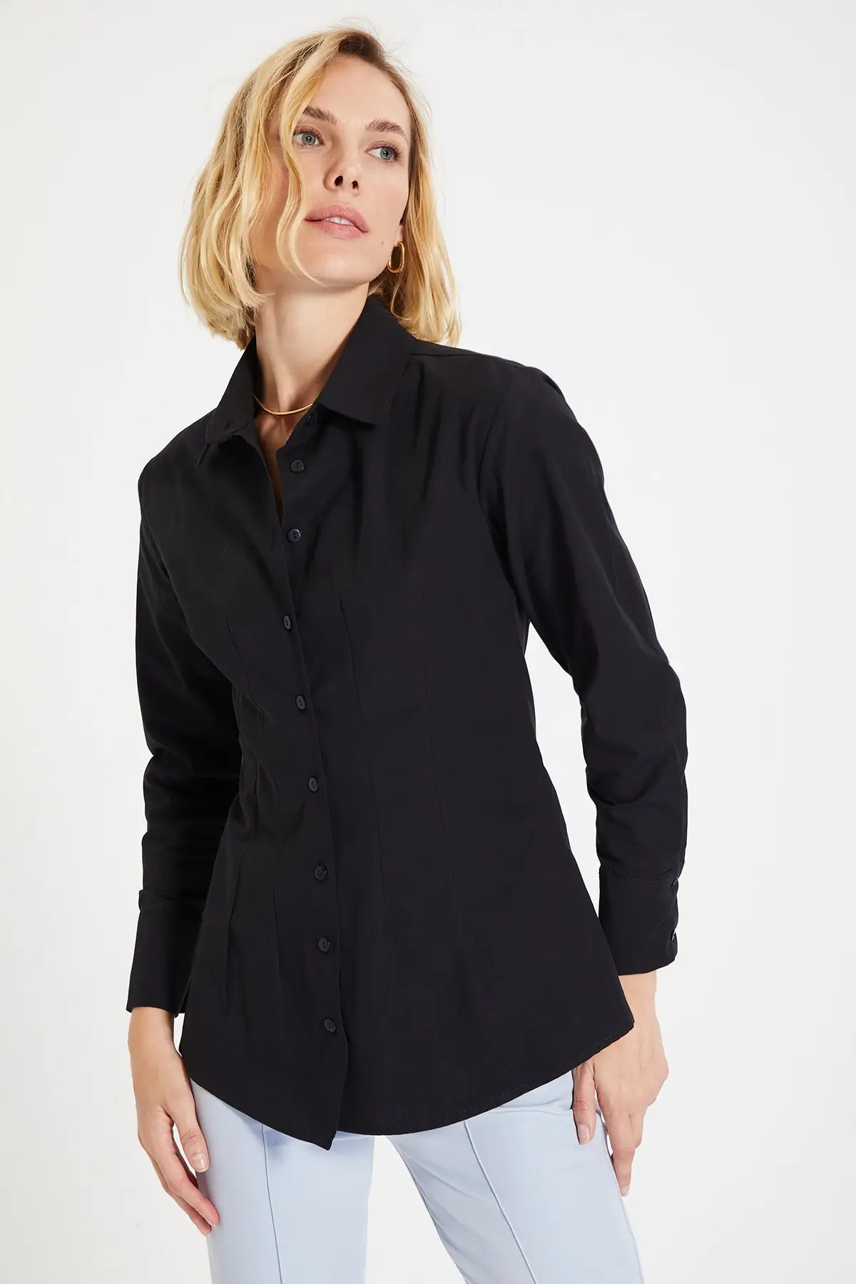 

Trendyol Basic Shirt TWOAW22GO0305