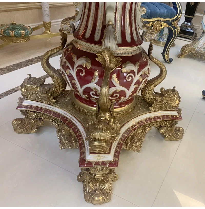 Рисунок 3 - Круглый обеденный стол во французском