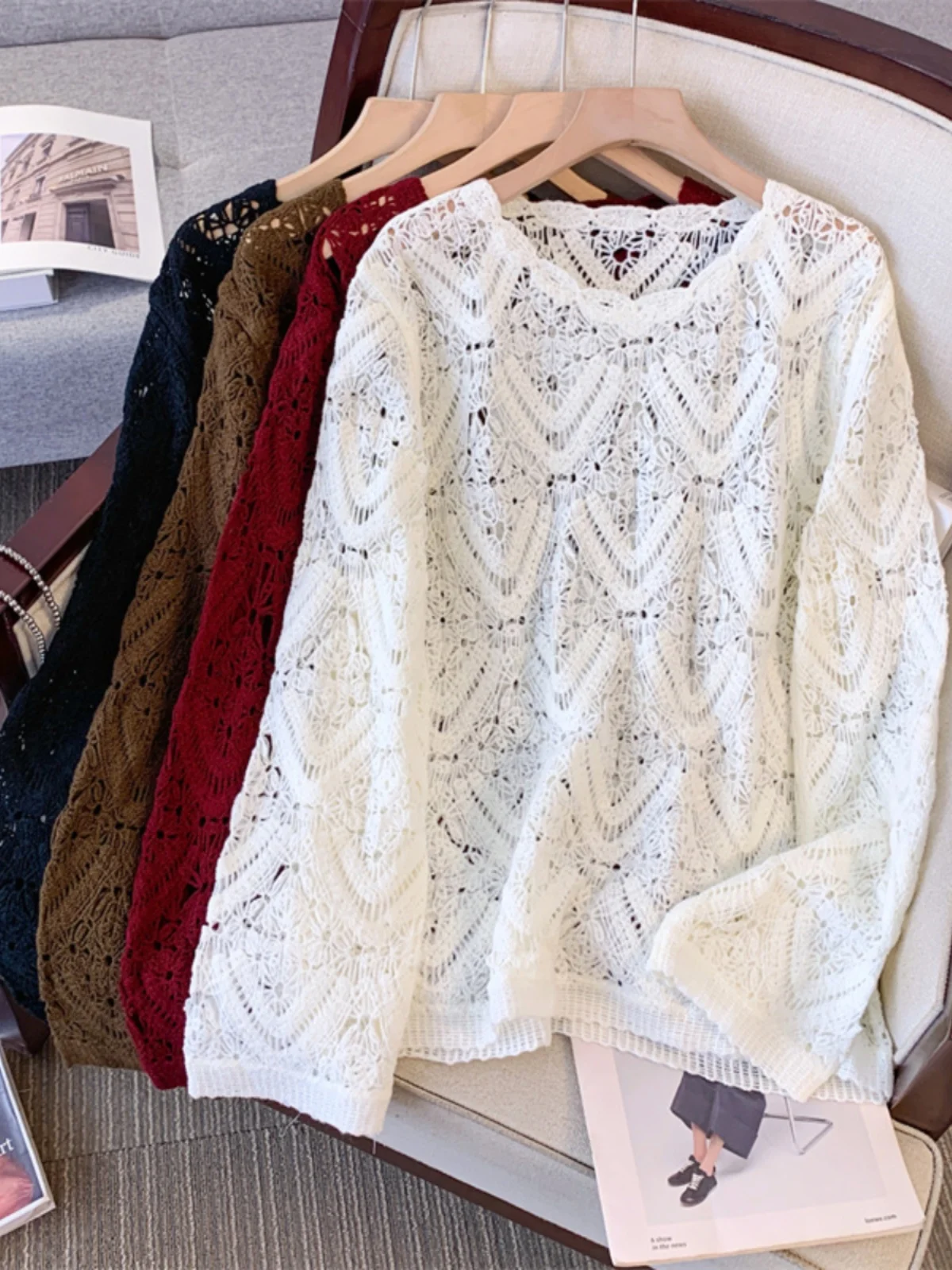Французский кружевной вязаный крючком полый свитер для женщин 2024 осень и зима