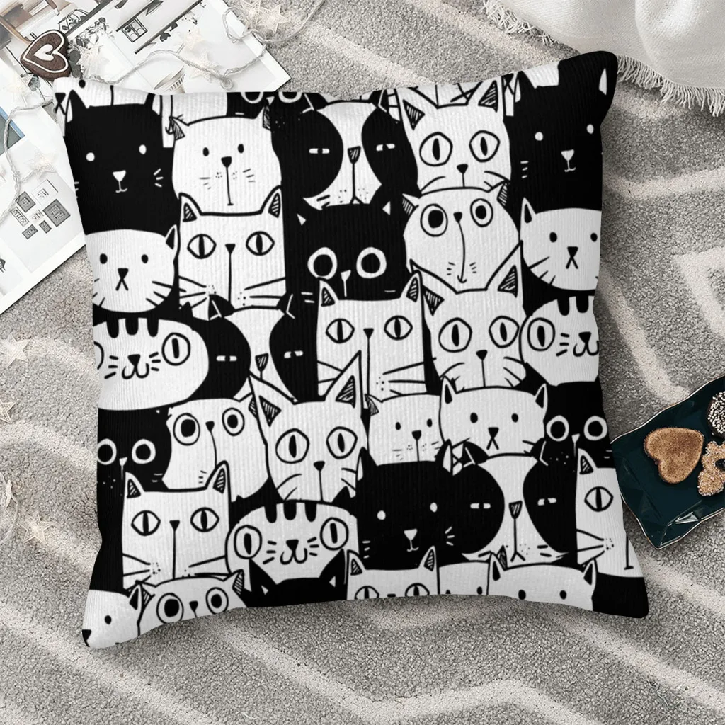 

Декоративная подушка с рисунком кошки