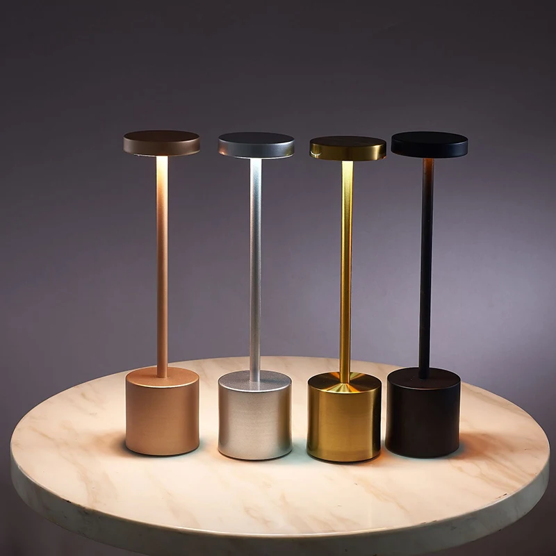 

Беспроводная настольная лампа в стиле ретро, светодиодный ночник с зарядкой от USB и плавным затемнением, современный металлический уличный ...