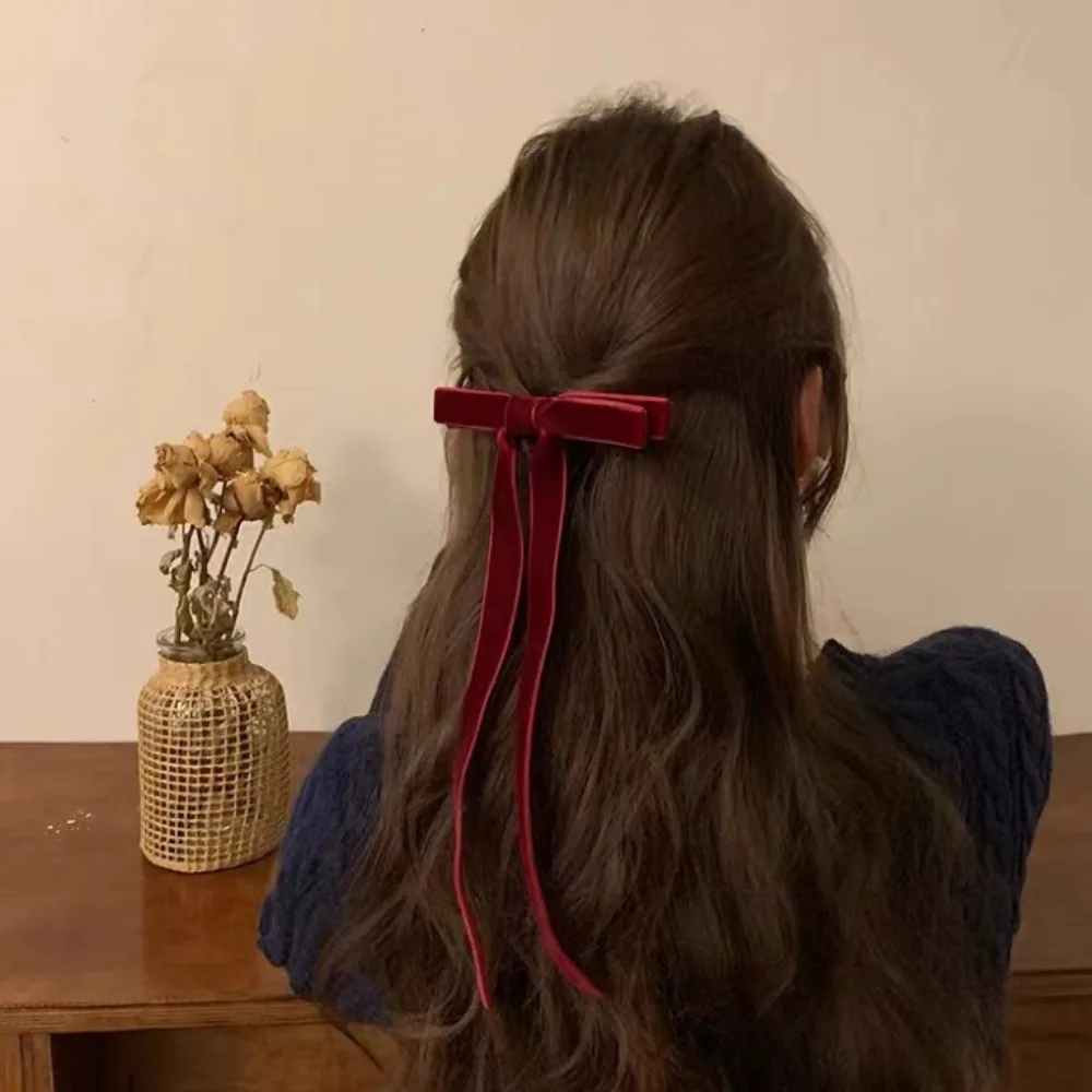 Заколка для волос атласная шелковая бархатная с бантом и лентой