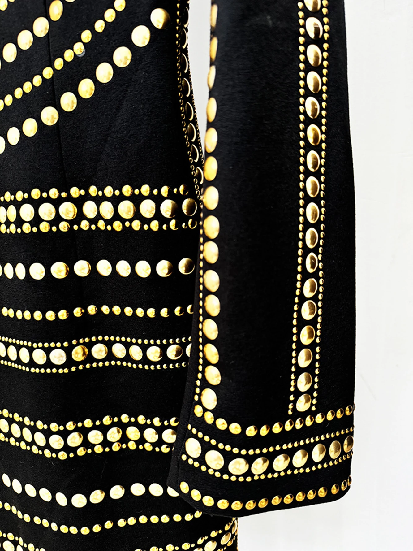 Высокое качество 2024 осенне-зимнее новое женское модное черное мини-платье