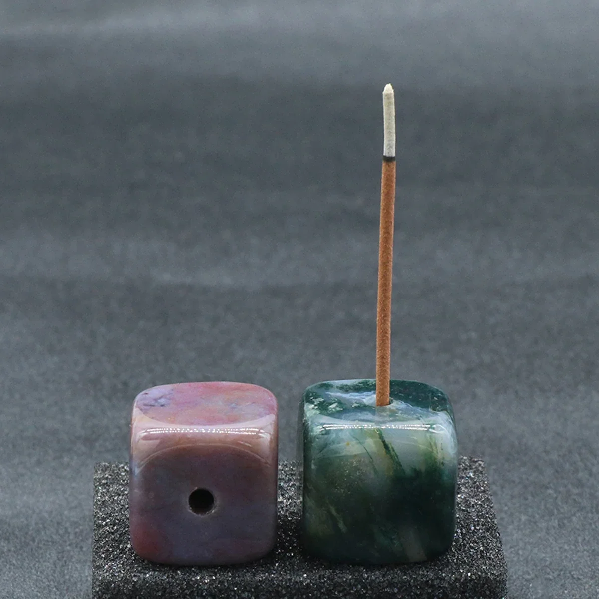 

Подсвечник для палочек благовоний из камня