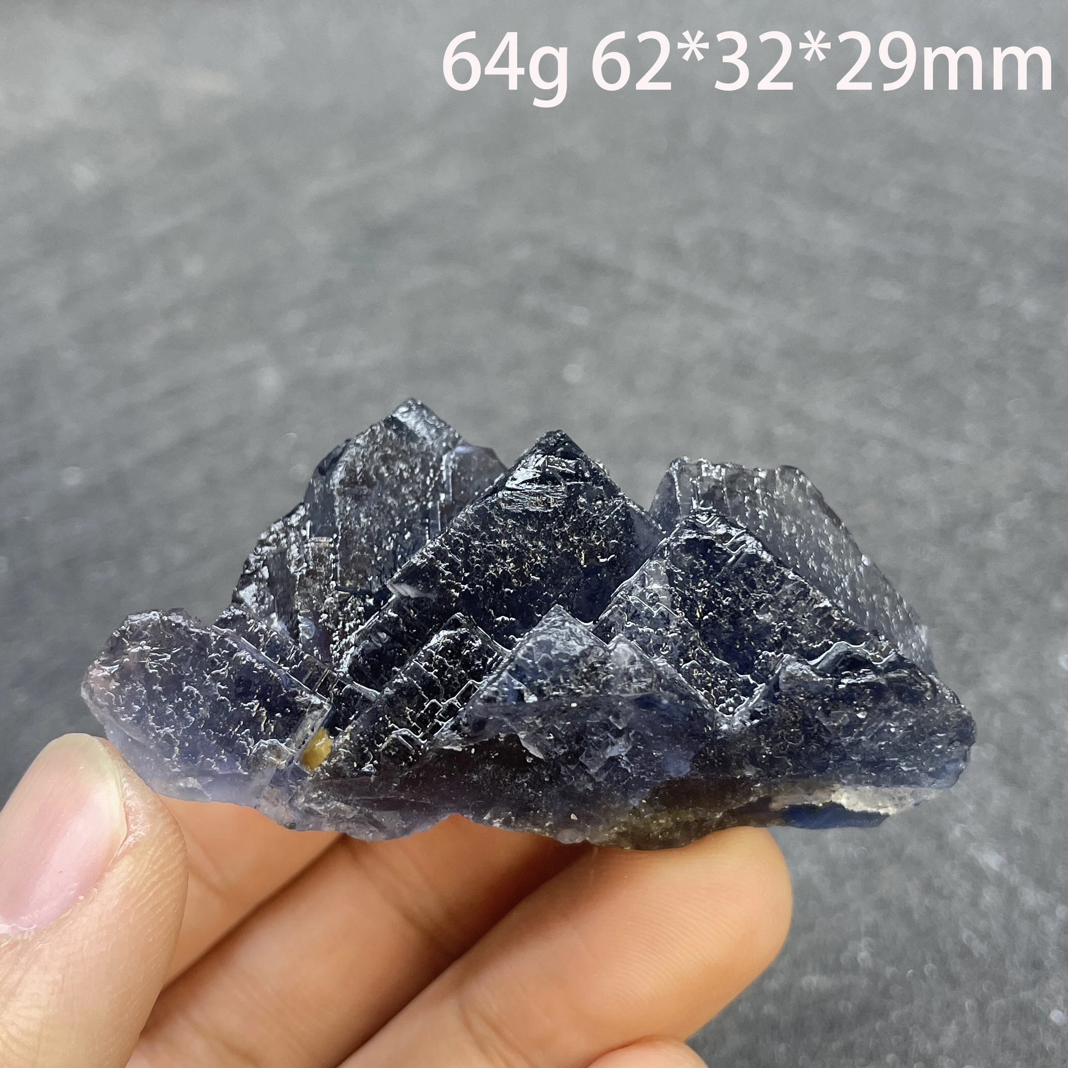 

Флуоресцентный минеральный кварц из Пакистана