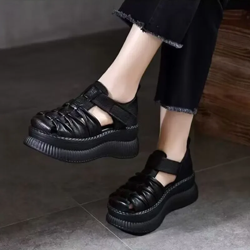 Сандалии женские на танкетке босоножки из натуральной кожи с перфорацией