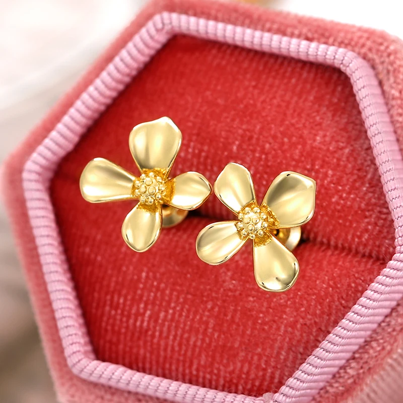 Серьги-гвоздики Huitan в эстетике цветка золотого цвета металлический стиль